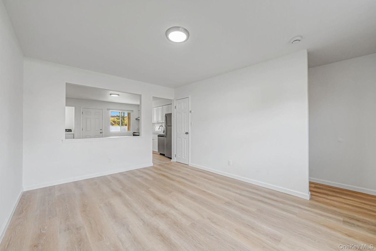 54 Evergreen St Unit A - Photo 5 of 18