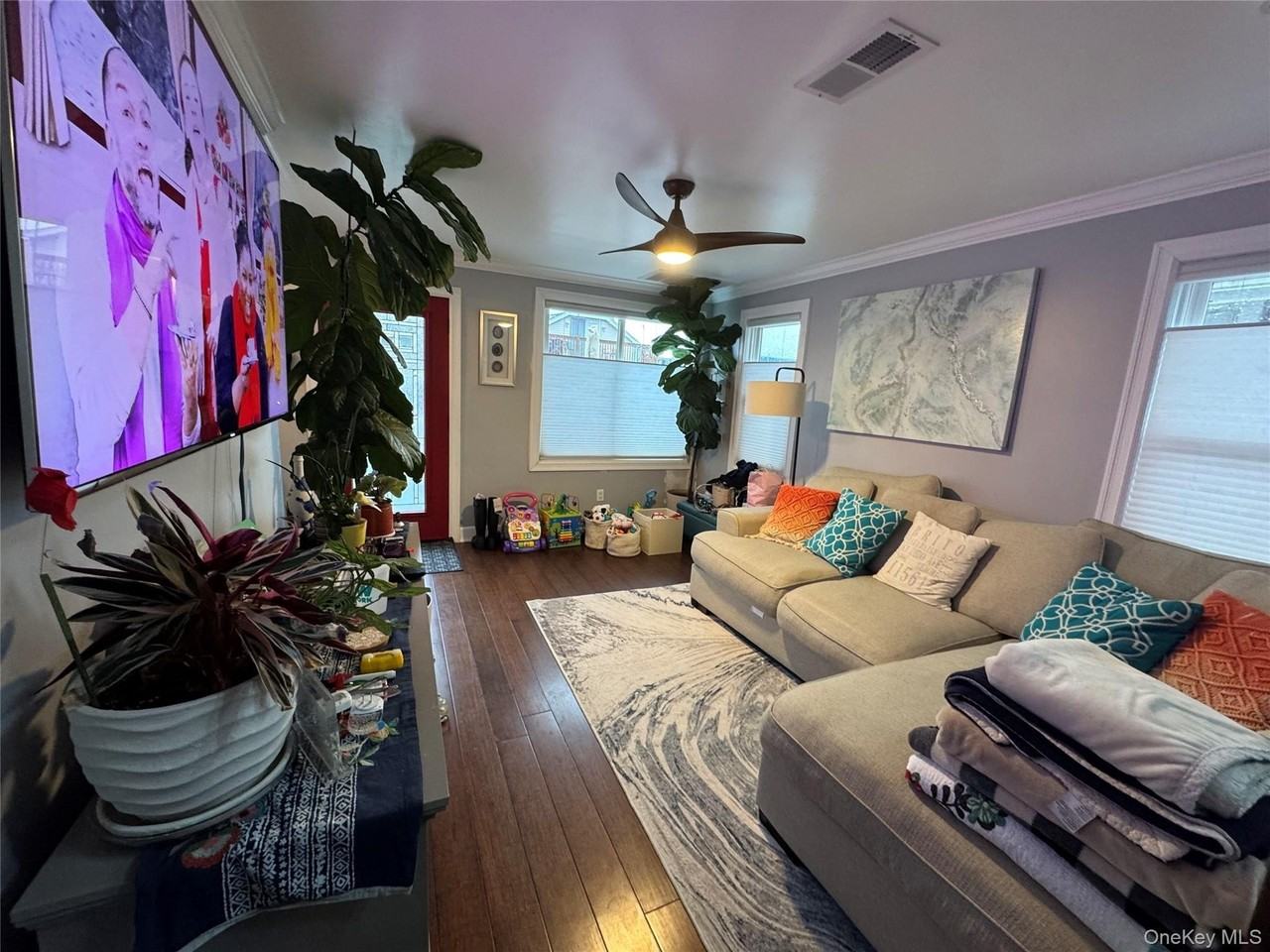 63 Ohio Ave - Photo 7 of 26