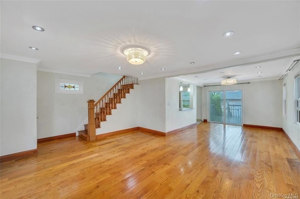 10921 215th St - Photo 6 of 25