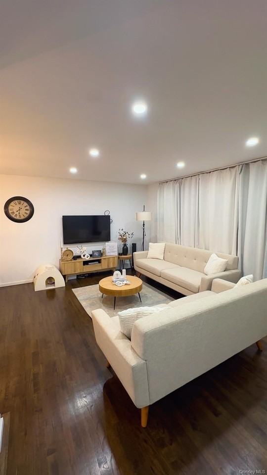 160 Pacific St - Photo 2 of 12