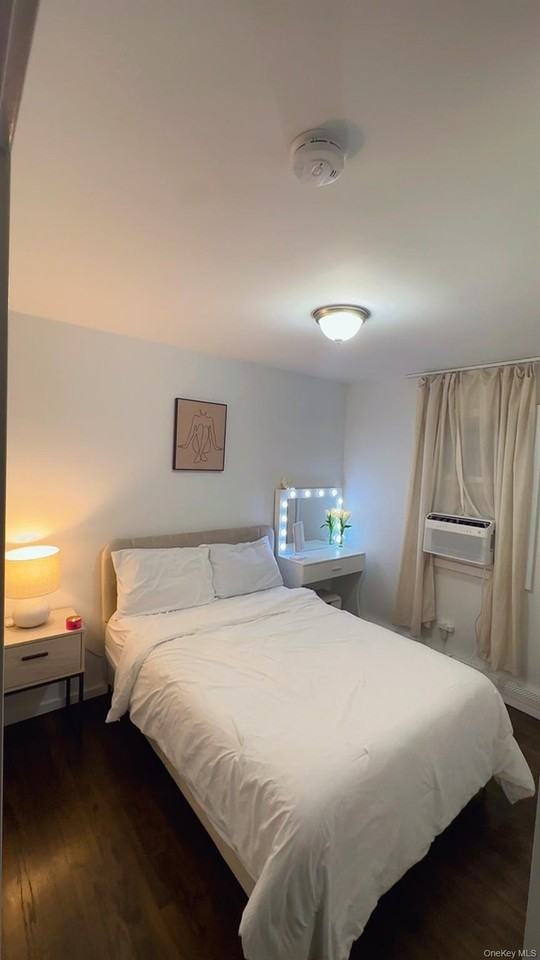 160 Pacific St - Photo 6 of 12