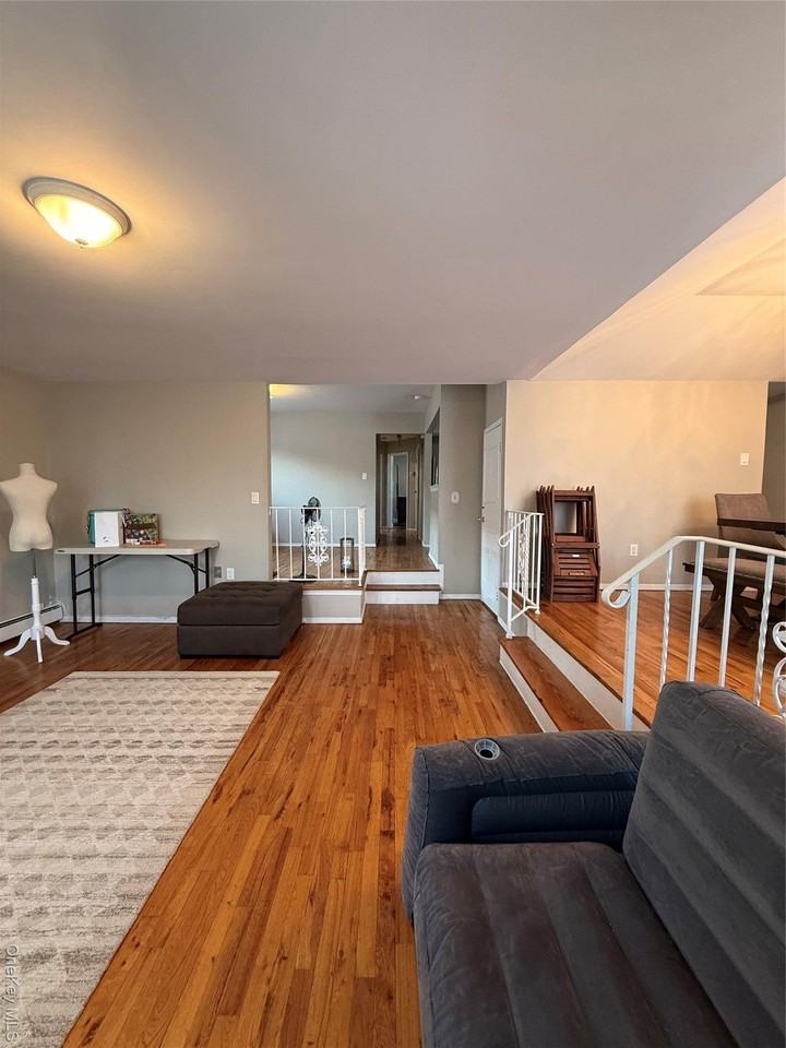 25923 Craft Ave - Photo 2 of 11