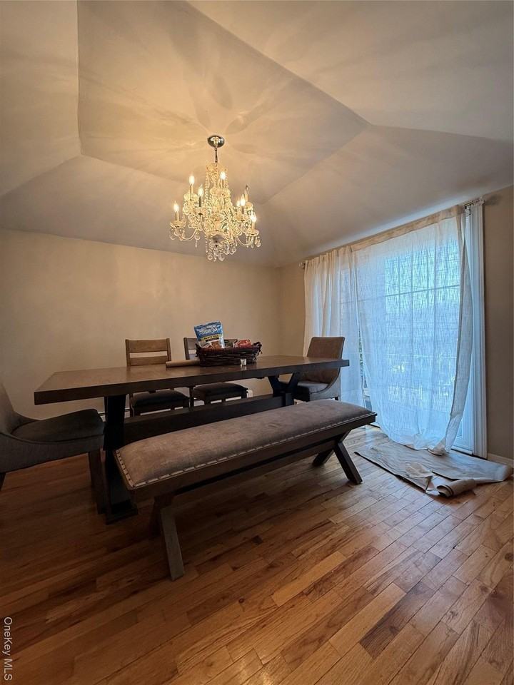 25923 Craft Ave - Photo 4 of 11