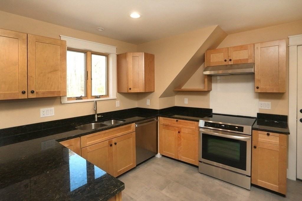 12 Warren Ave Unit B - Photo 2 of 18