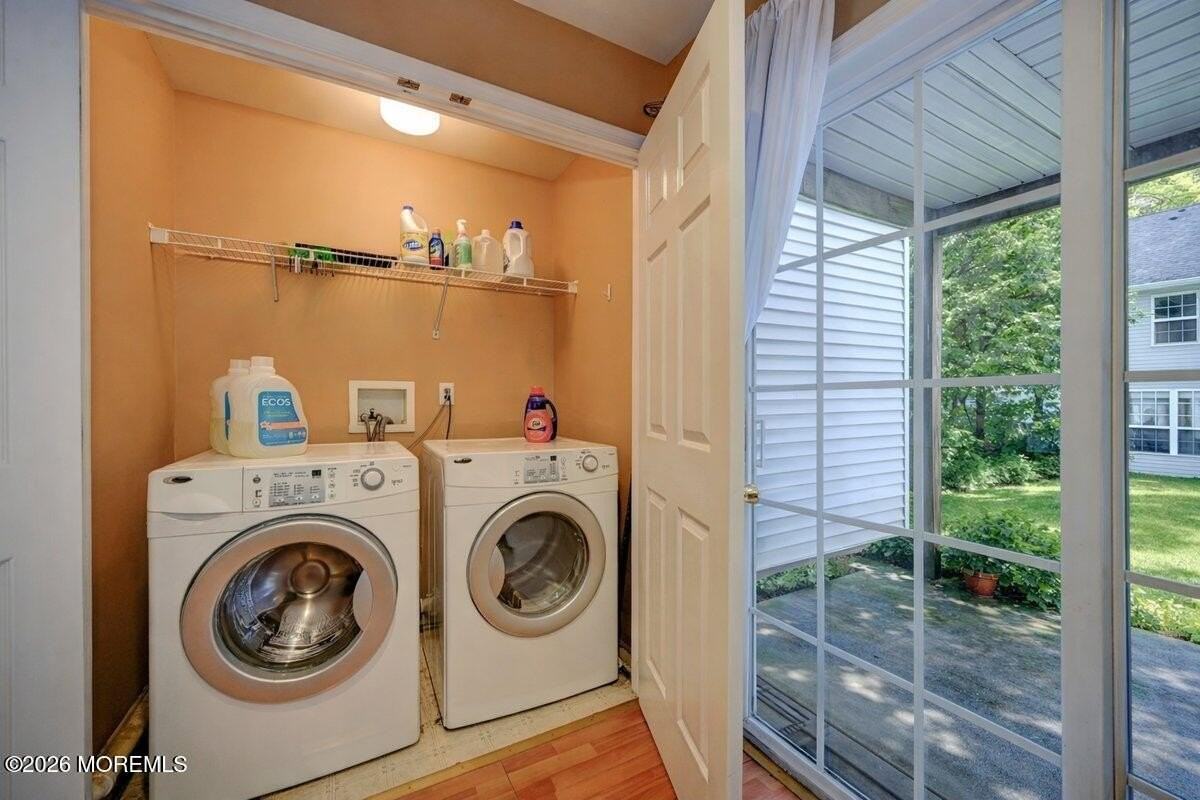 319 Bernard Dr - Photo 6 of 31