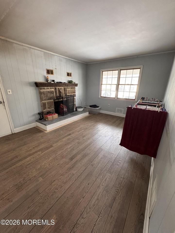 422 W Lake Ave - Photo 6 of 13