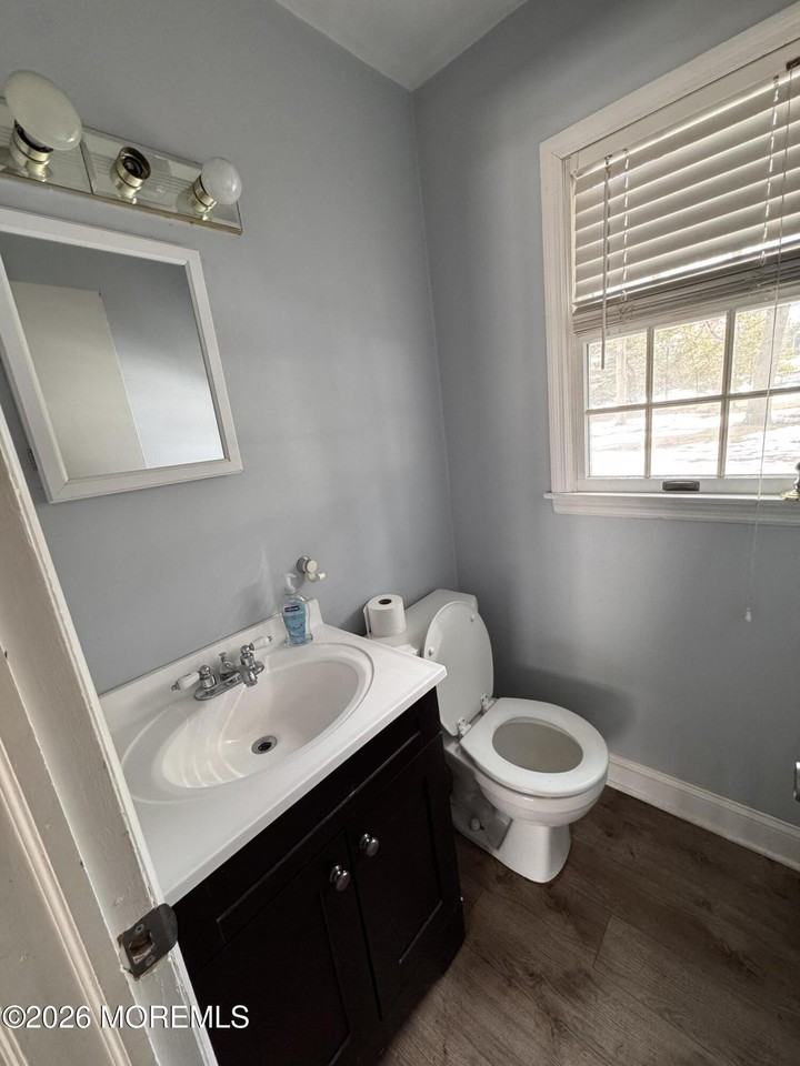 422 W Lake Ave - Photo 7 of 13