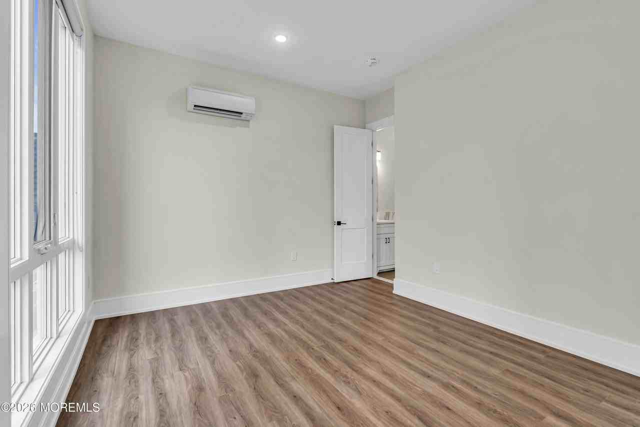 527 Bangs Ave Apt 414 - Photo 4 of 17