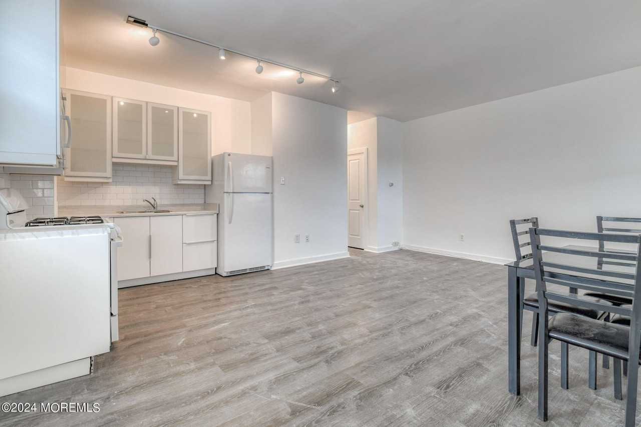 109 Mccabe Ave Apt 102 - Photo 5 of 11