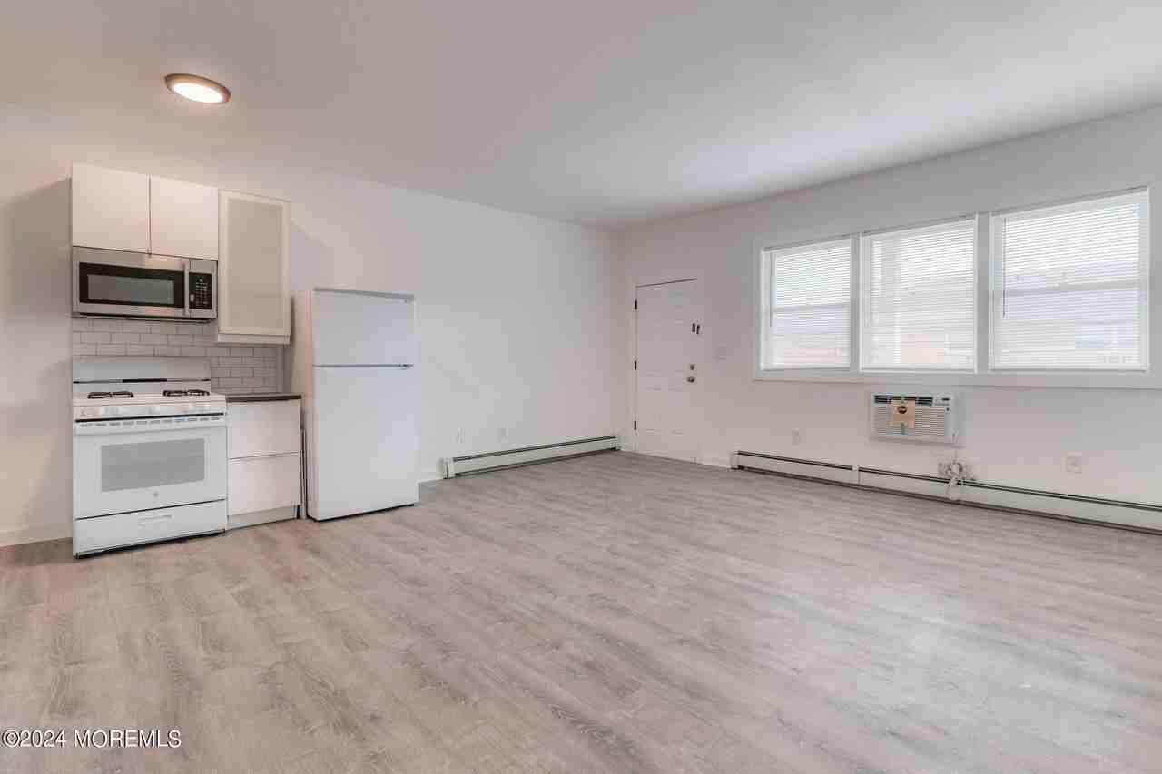 109 Mccabe Ave Apt 102 - Photo 7 of 11