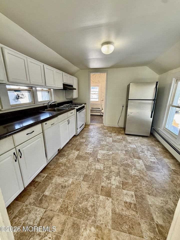 79 Church St - Photo 3 of 19