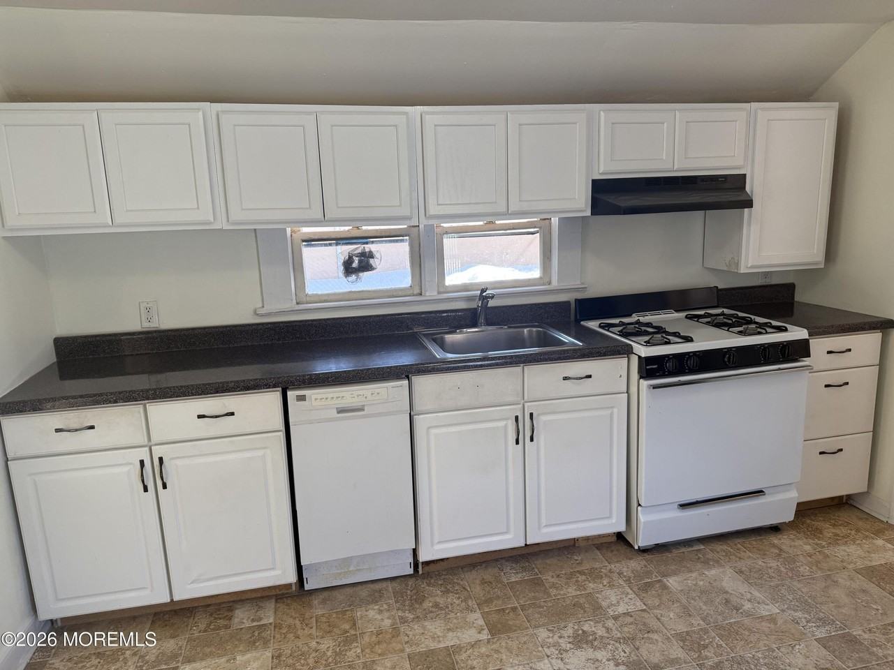 79 Church St - Photo 4 of 19