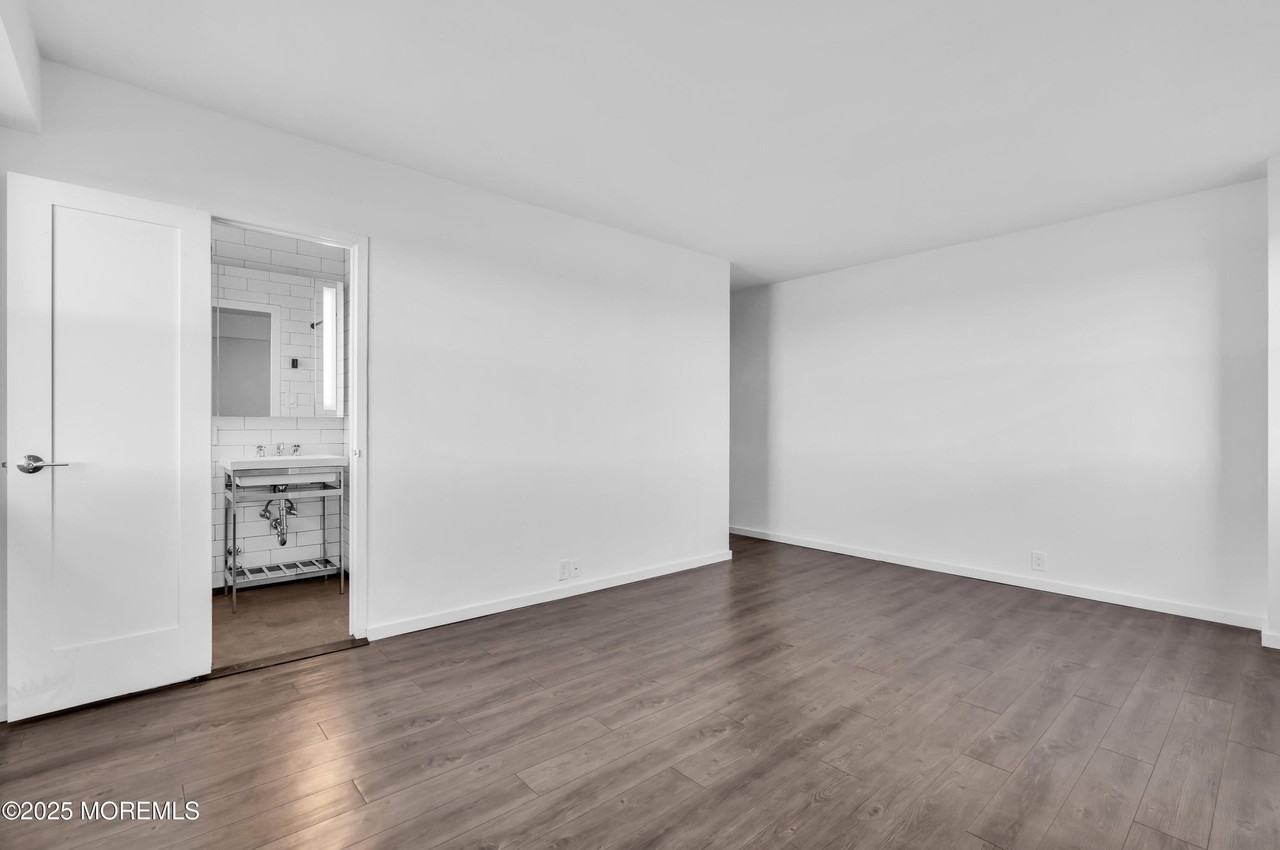 10 Ocean Blvd Apt 2d - Photo 4 of 35