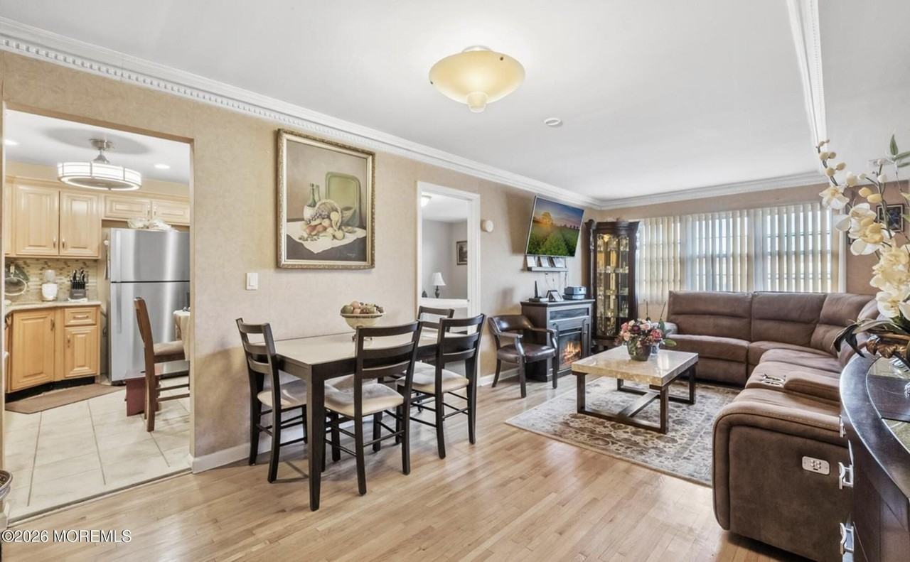 390 College Dr Unit 390 - Photo 4 of 10