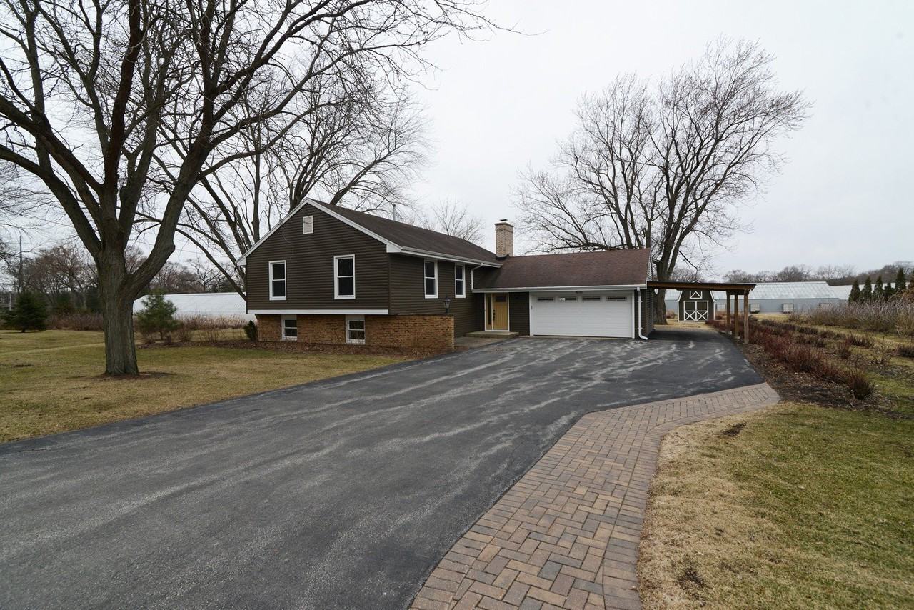 1070 Center Dr - Photo 2 of 41