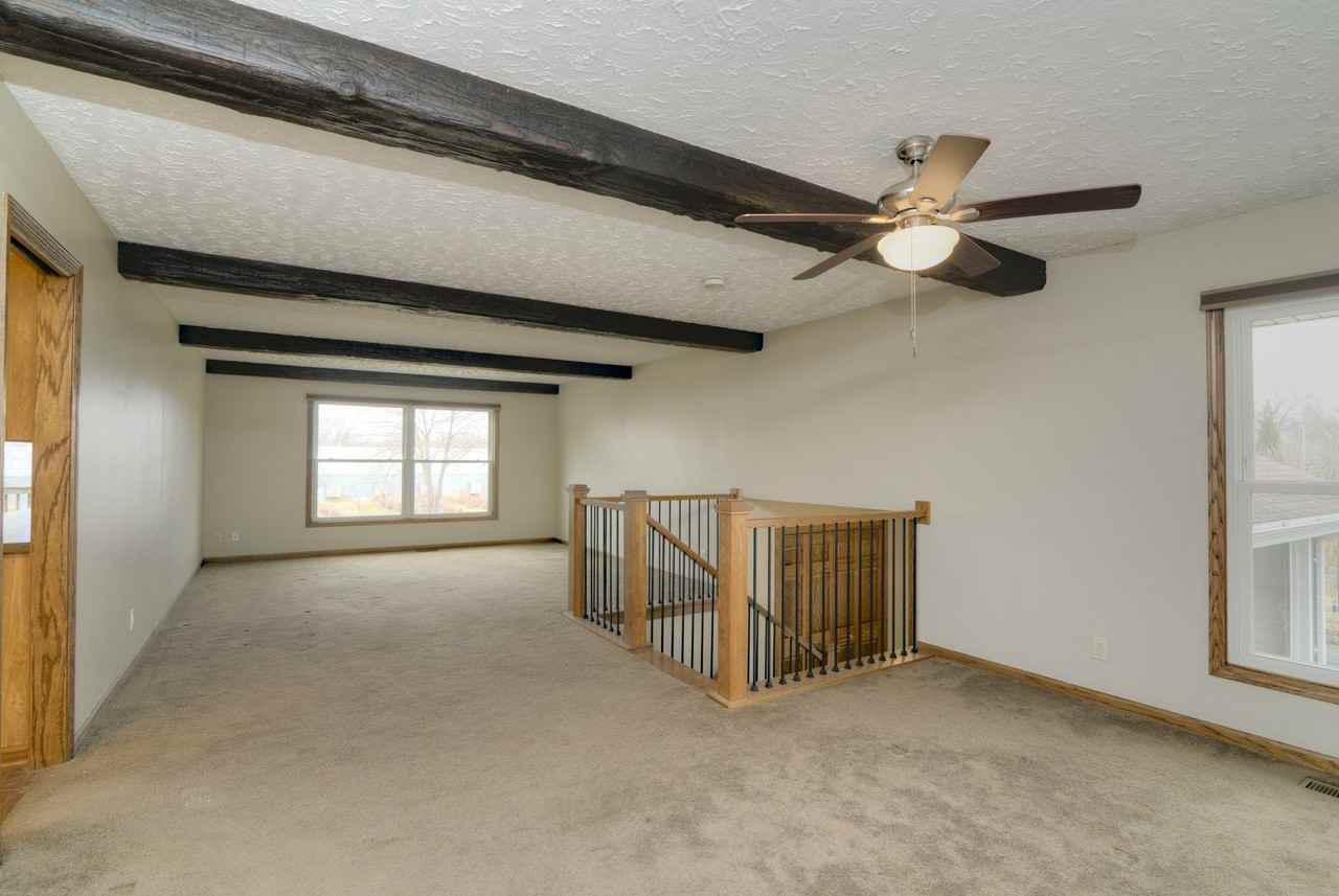 1070 Center Dr - Photo 4 of 41