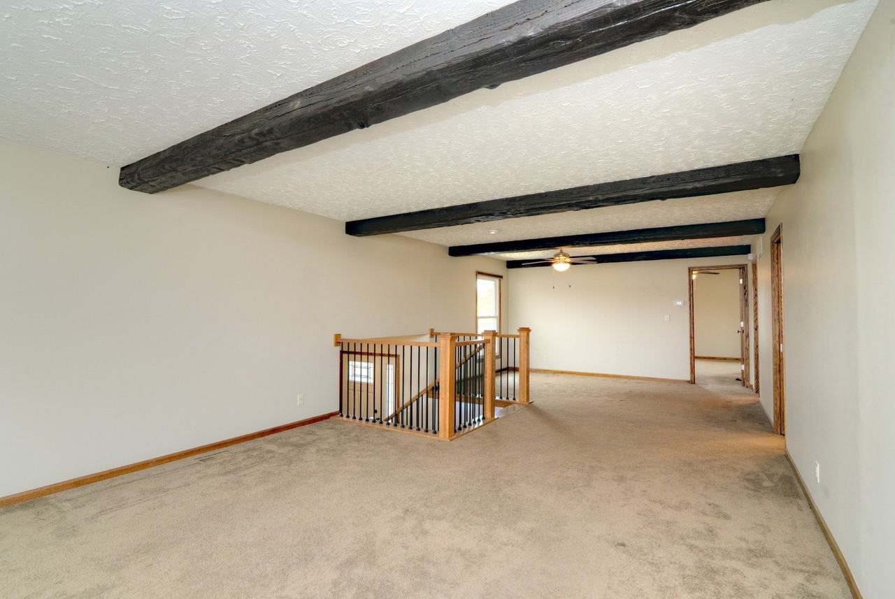 1070 Center Dr - Photo 6 of 41