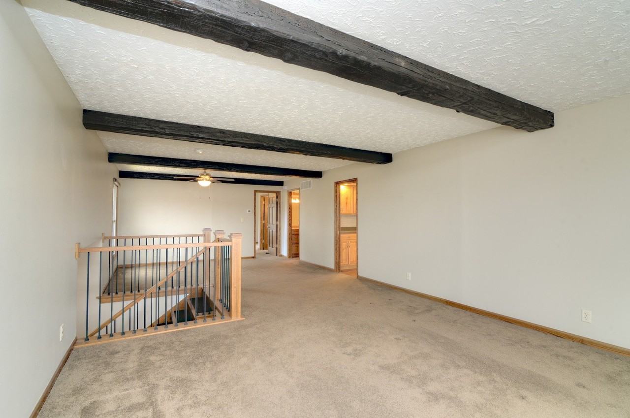 1070 Center Dr - Photo 7 of 41