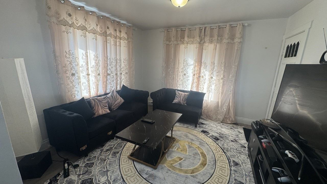 2817 Gabriel Ave - Photo 3 of 21