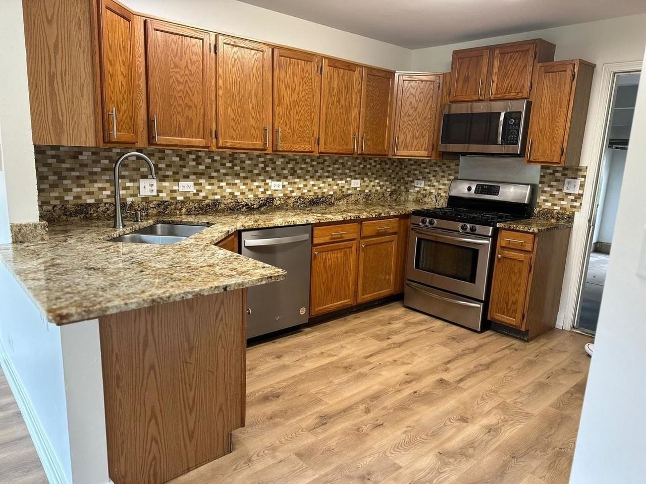 1436 Brittania Way - Photo 5 of 13