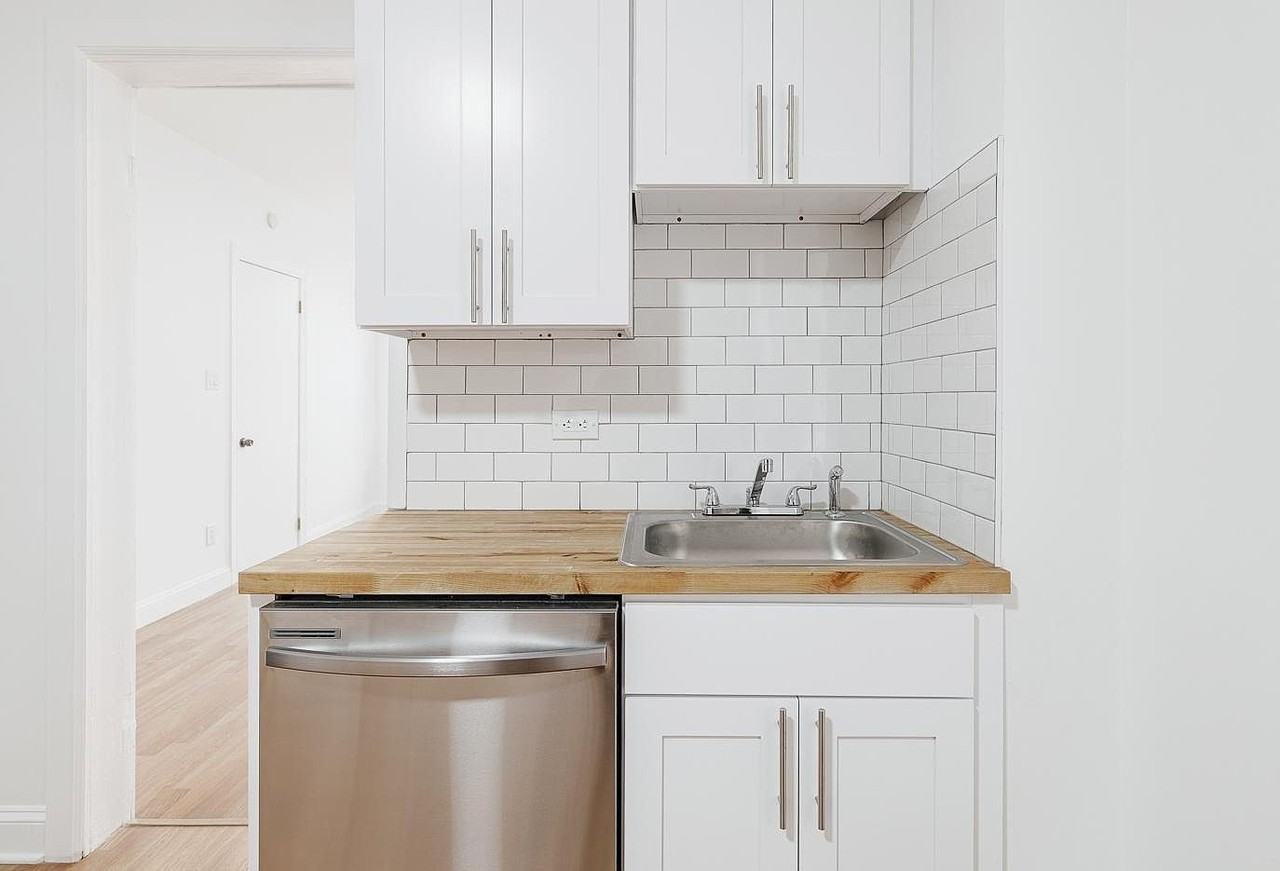 1430 W Superior St Unit 2r - Photo 3 of 19