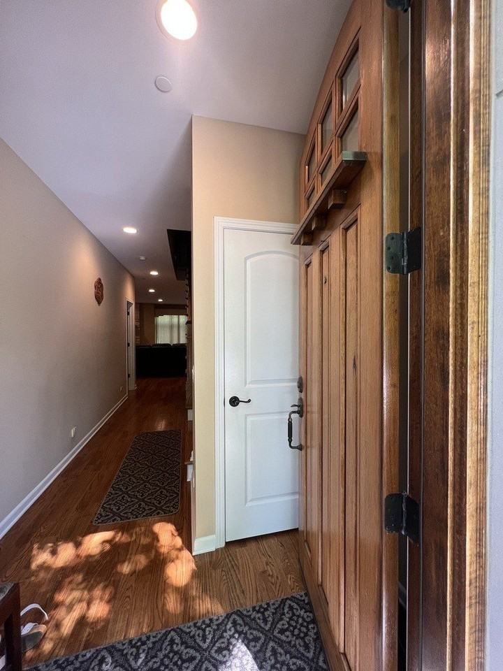 1231 Caroline Ct - Photo 3 of 27