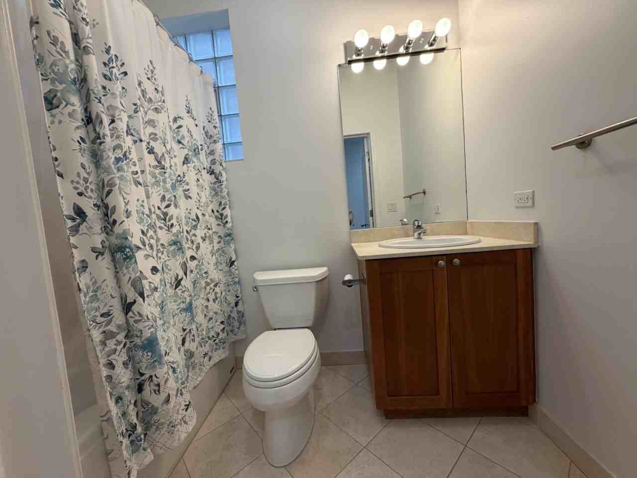 1730 N Western Ave Apt 301 - Photo 7 of 18