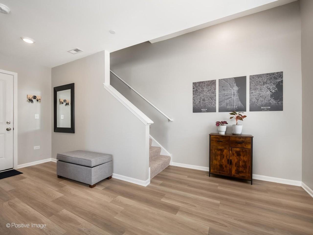 1080 Bogart St - Photo 2 of 20