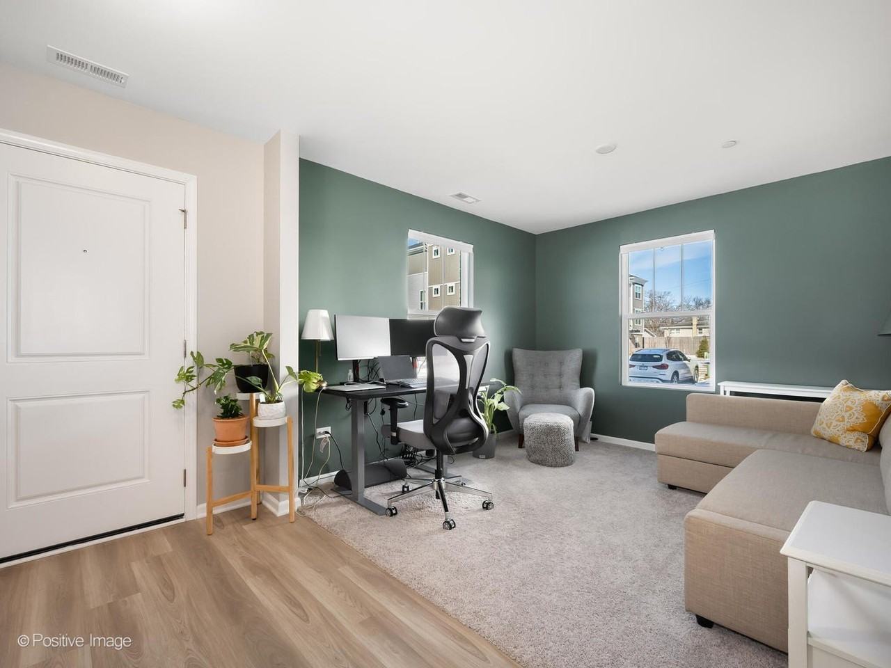 1080 Bogart St - Photo 4 of 20