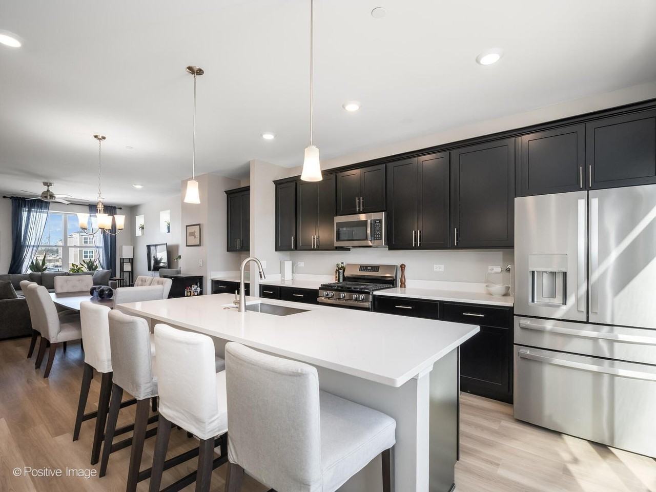 1080 Bogart St - Photo 5 of 20