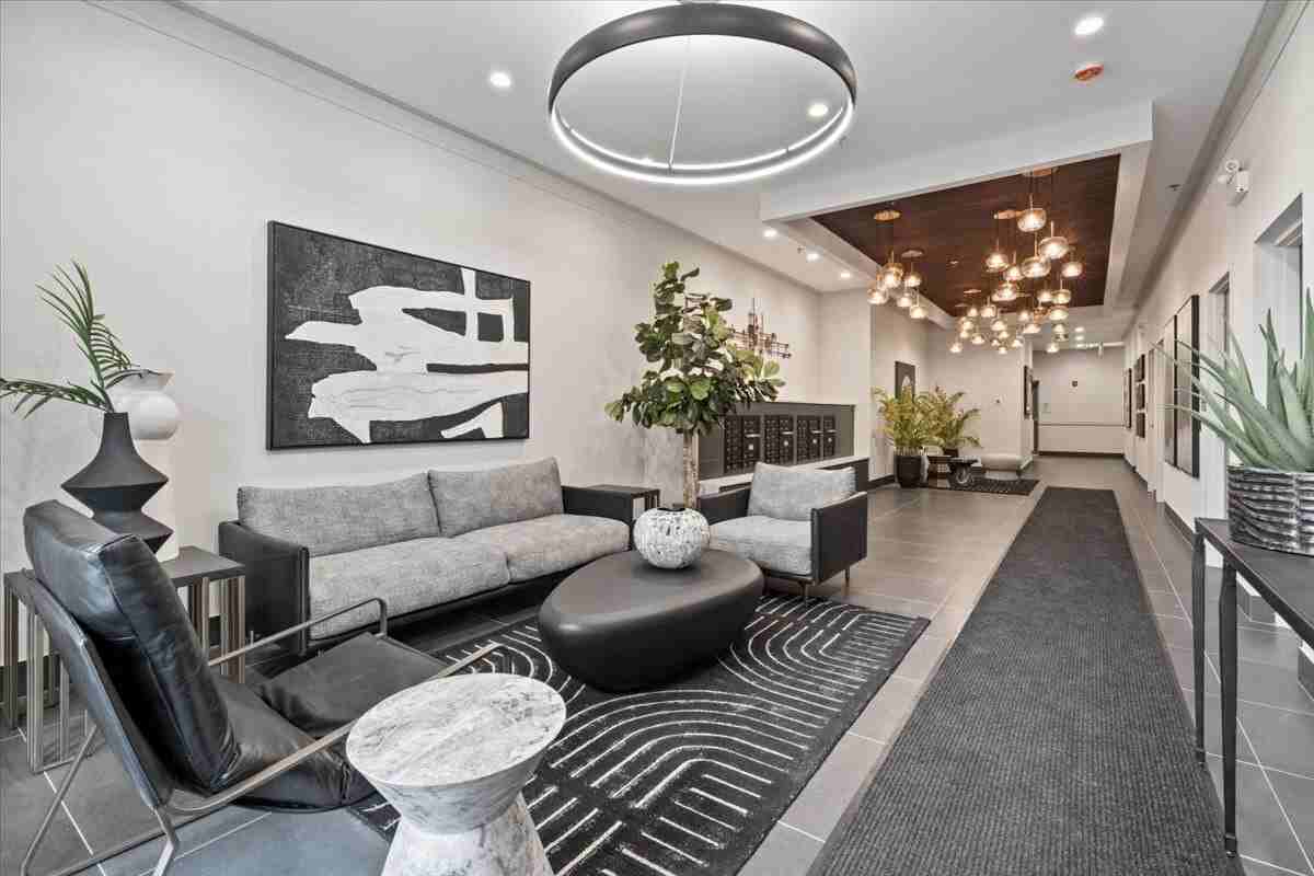 3951 N Wayne Ave Unit 103 - Photo 3 of 18