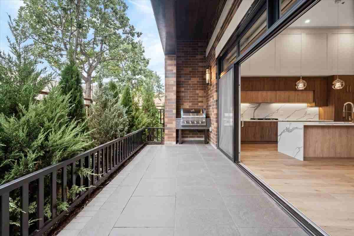 3951 N Wayne Ave Unit 103 - Photo 7 of 18