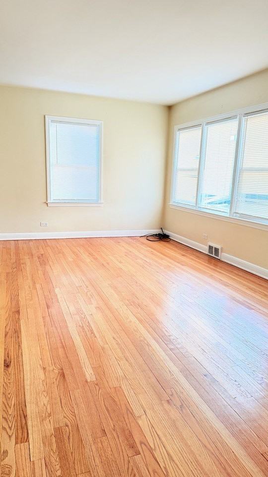 7513 Kenton Ave - Photo 4 of 10