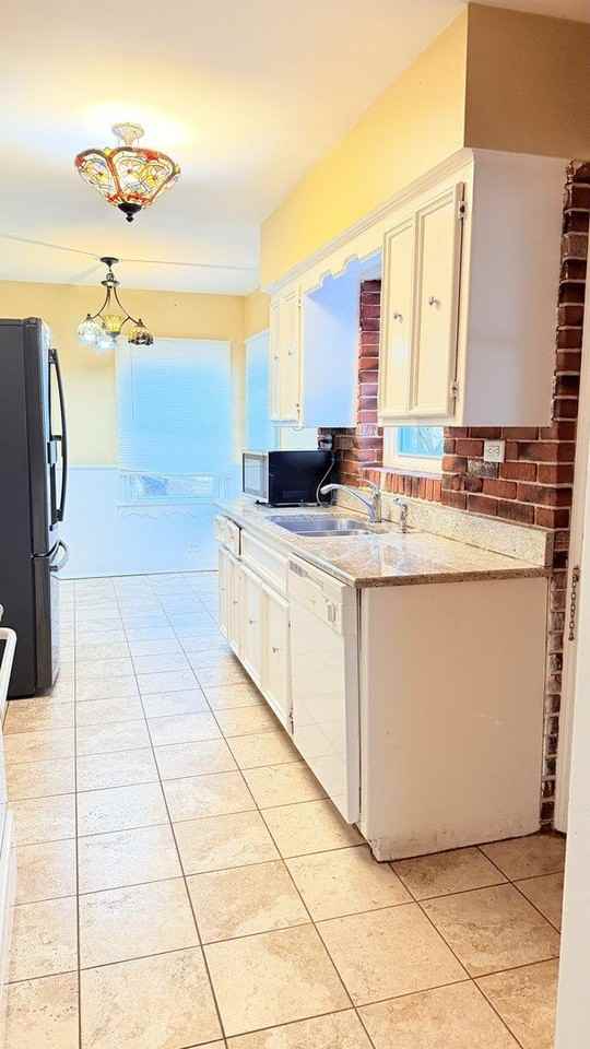 7513 Kenton Ave - Photo 5 of 10