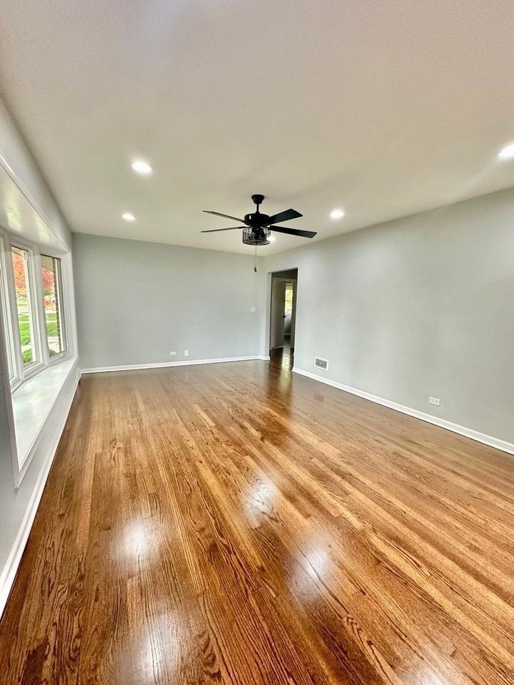 8129 W Courtland Ave - Photo 3 of 14