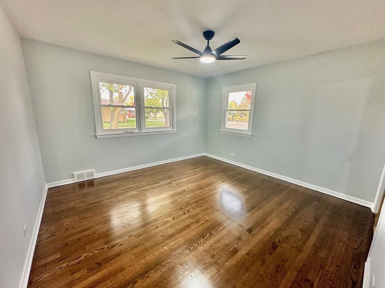 8129 W Courtland Ave - Photo 6 of 14