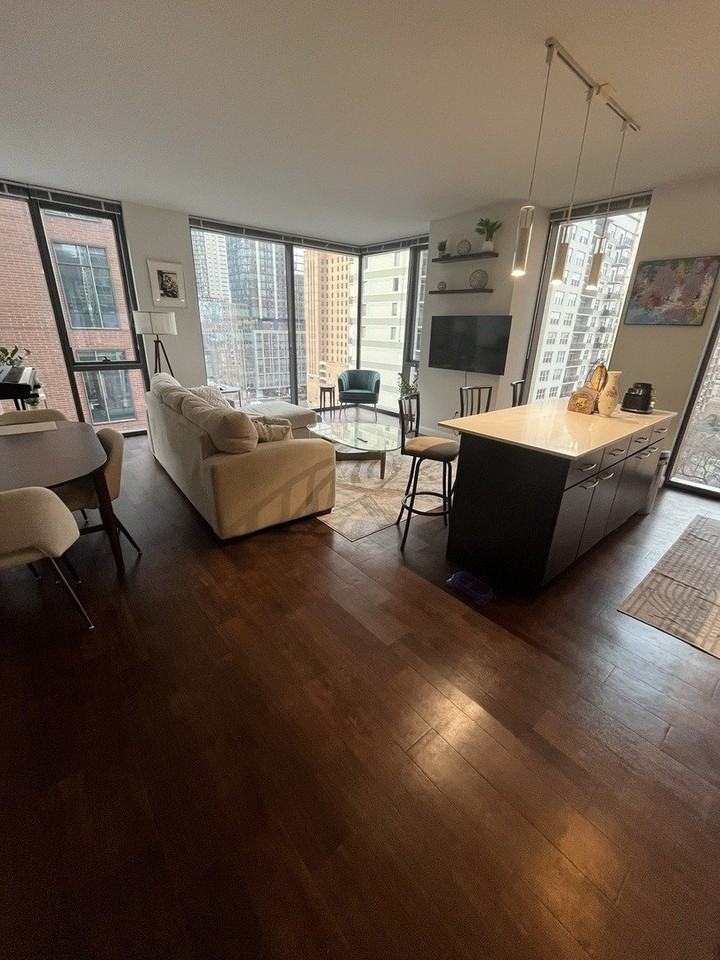 845 N State St Unit 902 - Photo 7 of 27