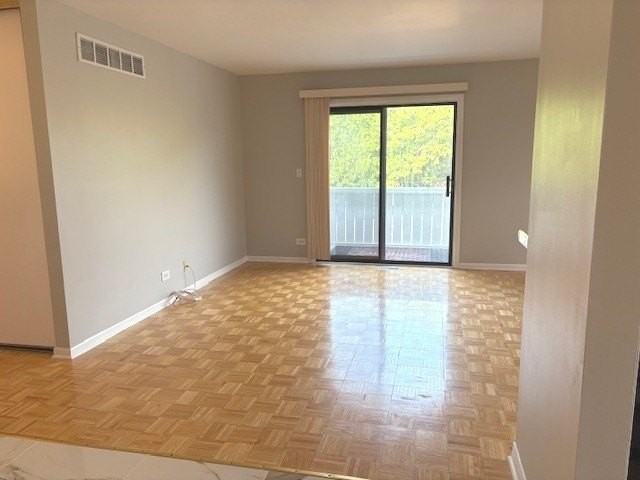 2S717 Winchester Cir E Unit 4 - Photo 2 of 14