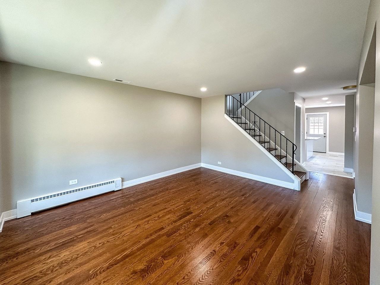 4233 N Odell Ave - Photo 2 of 16