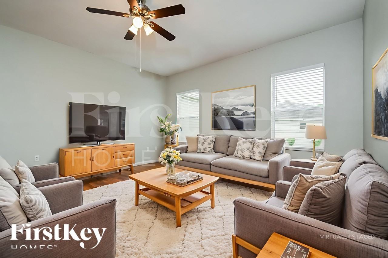 8314 Greystone Dr - Photo 4 of 18