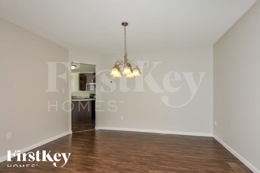 120 Champions Ln - Photo 5 of 15