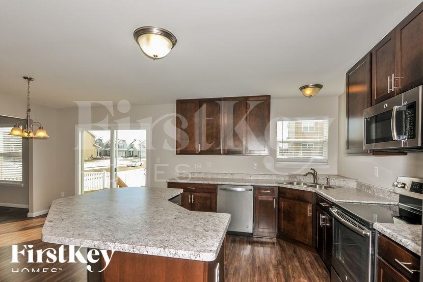 120 Champions Ln - Photo 6 of 15