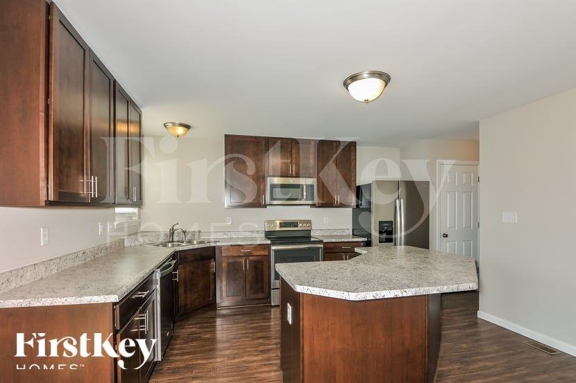 120 Champions Ln - Photo 7 of 15