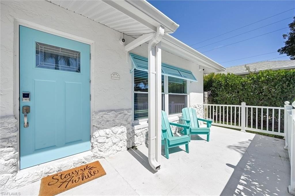 795 94th Ave N - Photo 3 of 32