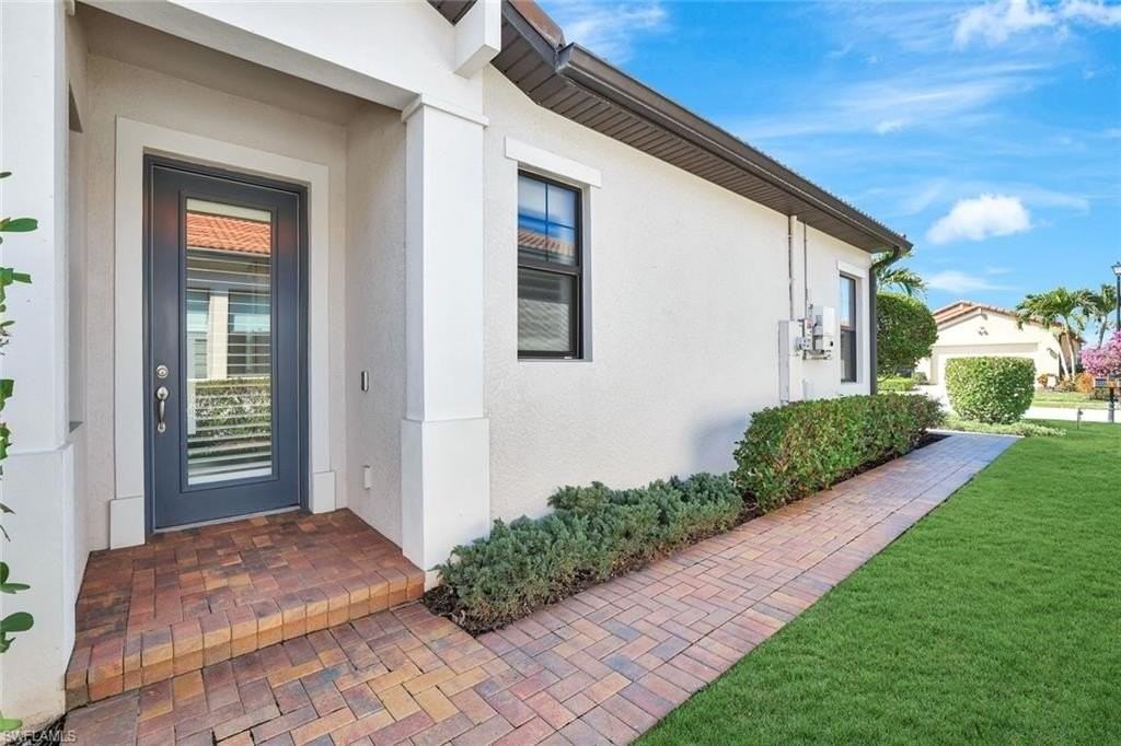 1416 Lucena Ln S - Photo 3 of 24