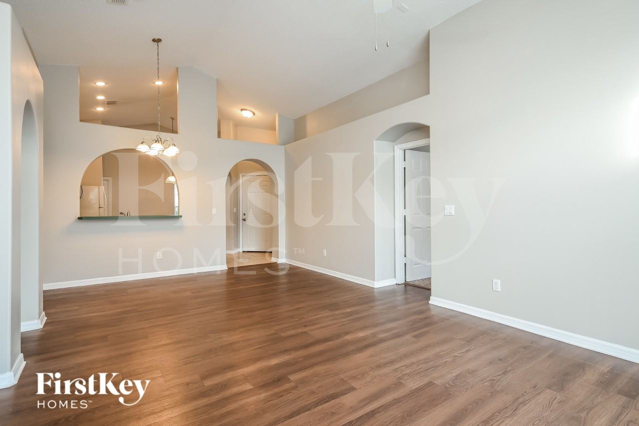 4512 Alaqua Trl - Photo 3 of 16