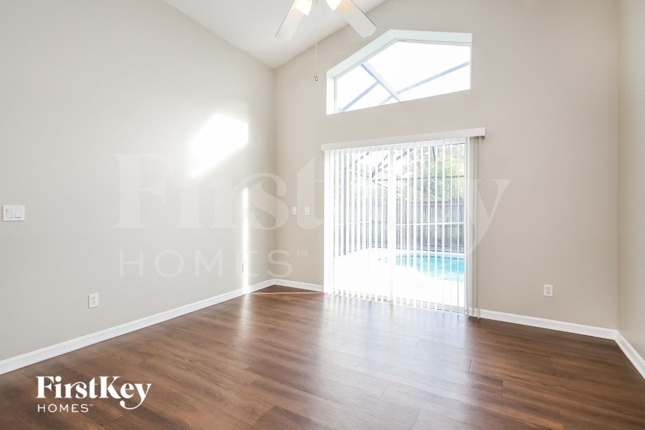 4512 Alaqua Trl - Photo 4 of 16