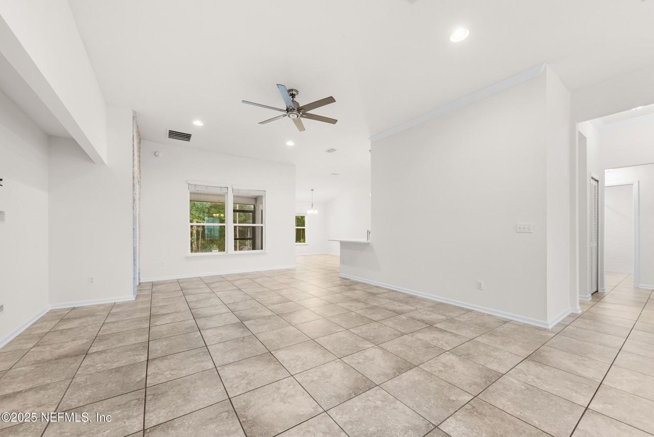 11597 Paceys Pond Cir - Photo 6 of 31