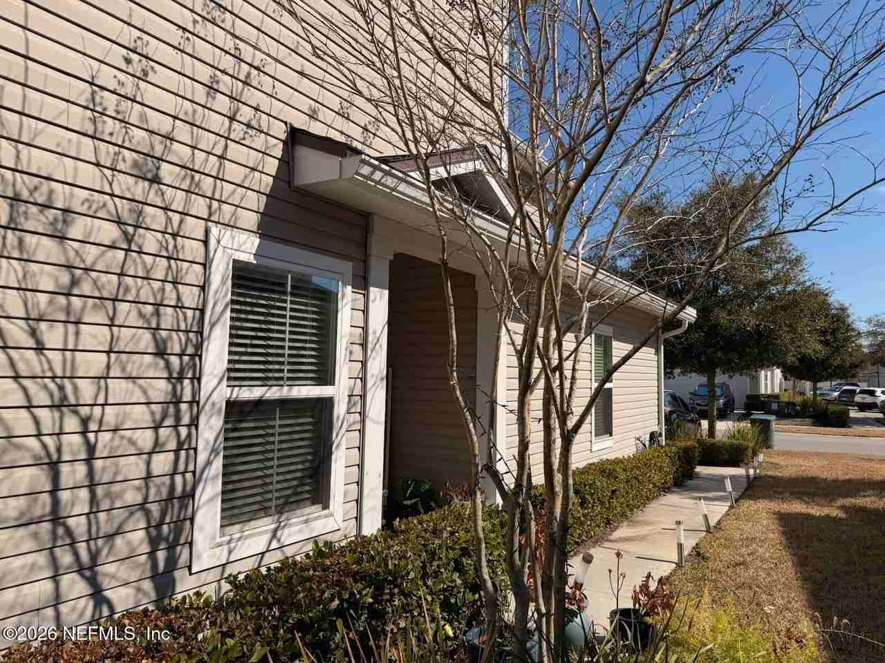 13984 Sterely Ct N - Photo 3 of 28