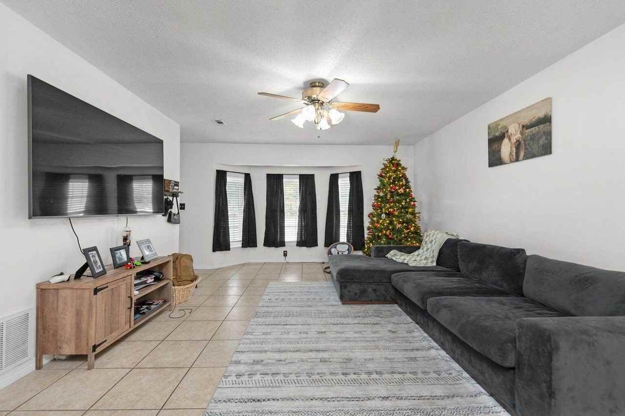 400 Brown Pl - Photo 5 of 22